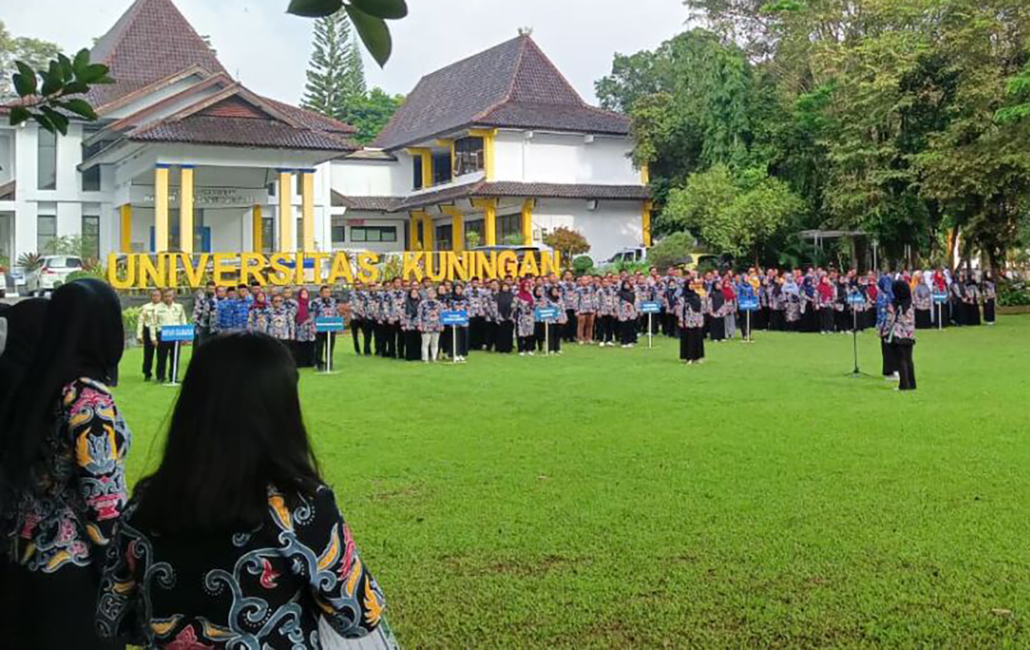 Rektor Uniku Baru Pimpin Upacara HKN