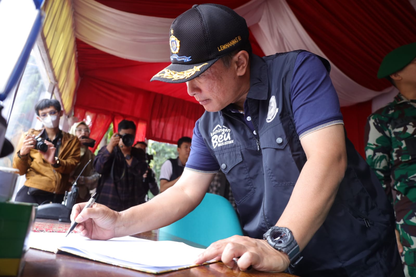 Pantau Pos Pengamanan Mudik Lebaran, Sekda Kuningan Imbau Pemudik untuk Patuhi Rambu Lalulintas