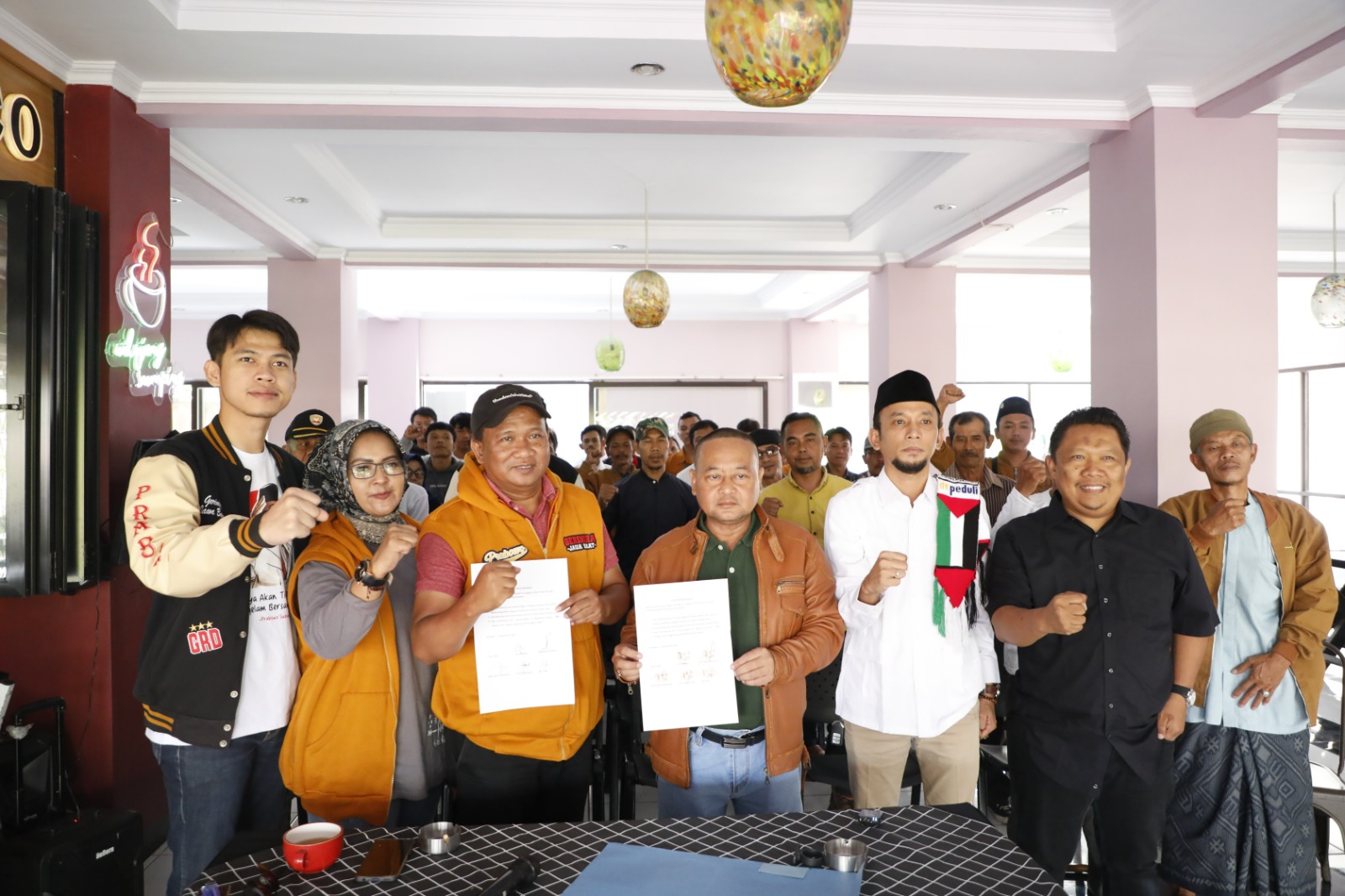 Dukungan untuk H Rokhmat Ardiyan, 5 Anggota Fraksi Gerindra DPRD Kuningan Deklarasi Menangkan Ardiyan