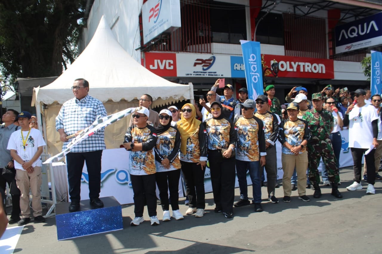 Andi Gani Turut Lepas Peserta Tour de Linggarjati 2025