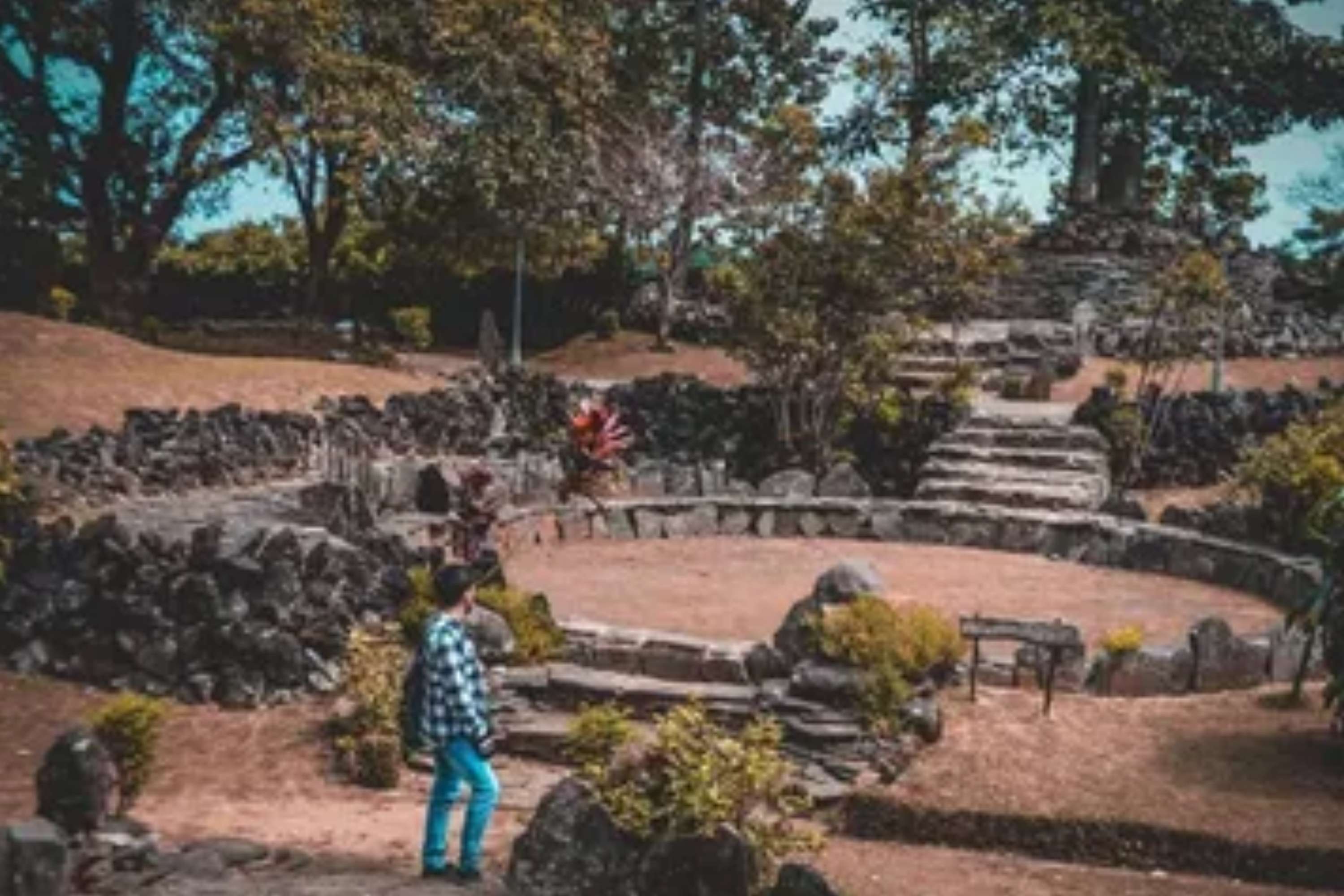 Yuk! Berwisata Sambil Belajar Sejarah di Taman Purbakala Cipari Kuningan