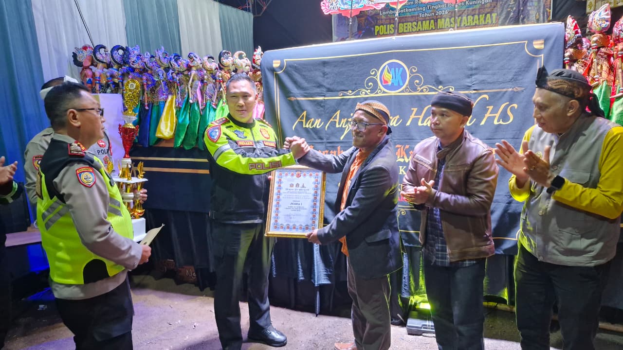 Polres Kuningan Gelar Wayang Golek PAK 3, Apresiasi Juara Satkamling 2026