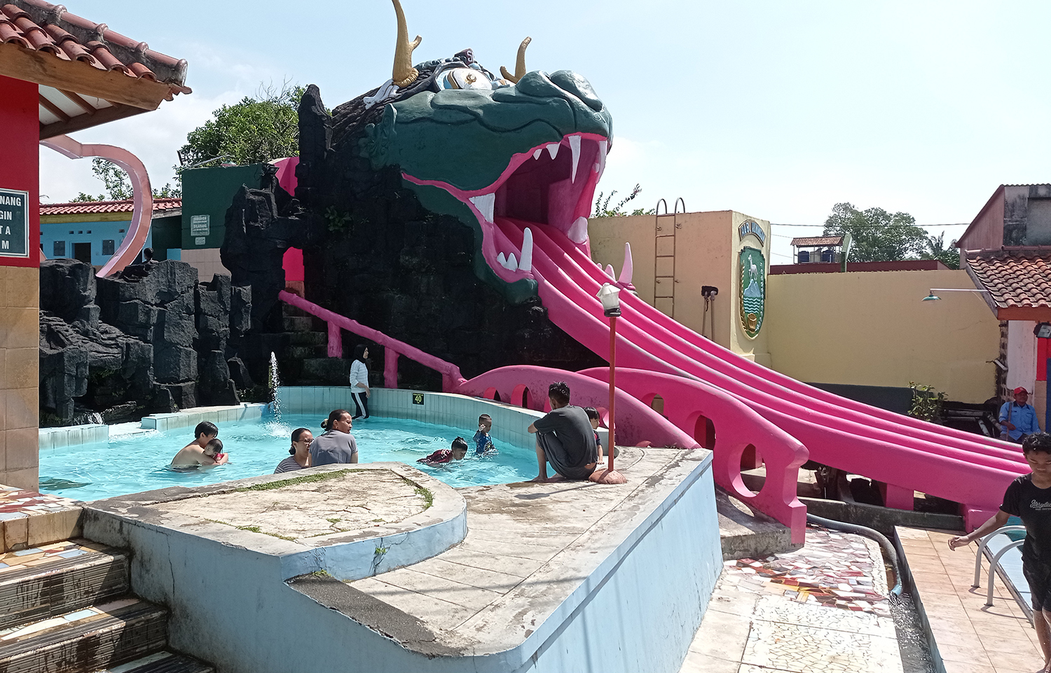 5 Kolam Renang di Kuningan dengan Ulasan Rating Tinggi Menurut Google