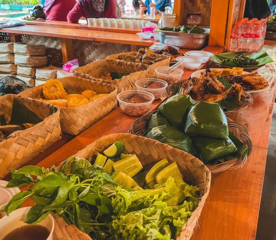5 Rumah Makan Sunda di Sumedang yang Enak, Salah Satunya Bernuansa Bali