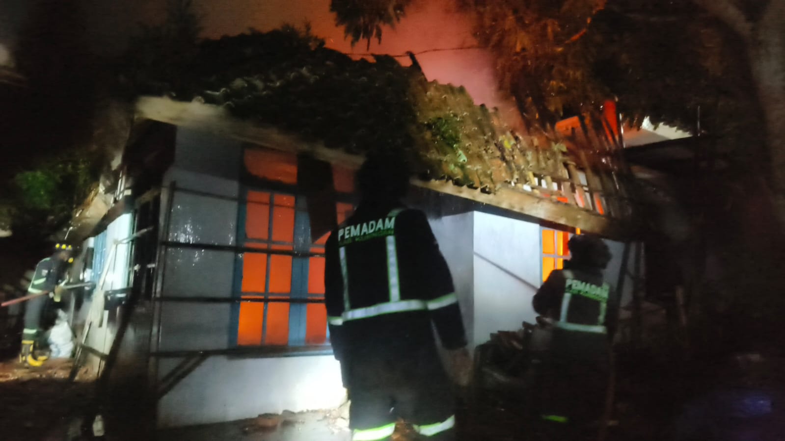 Lontong Lebaran Berujung Petaka, Rumah Lansia di Kadugede Hangus Tanpa Sisa