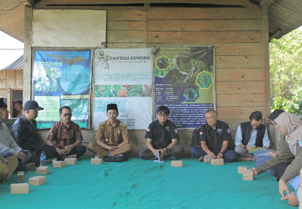 Sentuh Kelompok Penggerak Pariwisata Pasir Batang, Dosen Uniku Gelar Pengabdian di Desa Karangsari, Kuningan