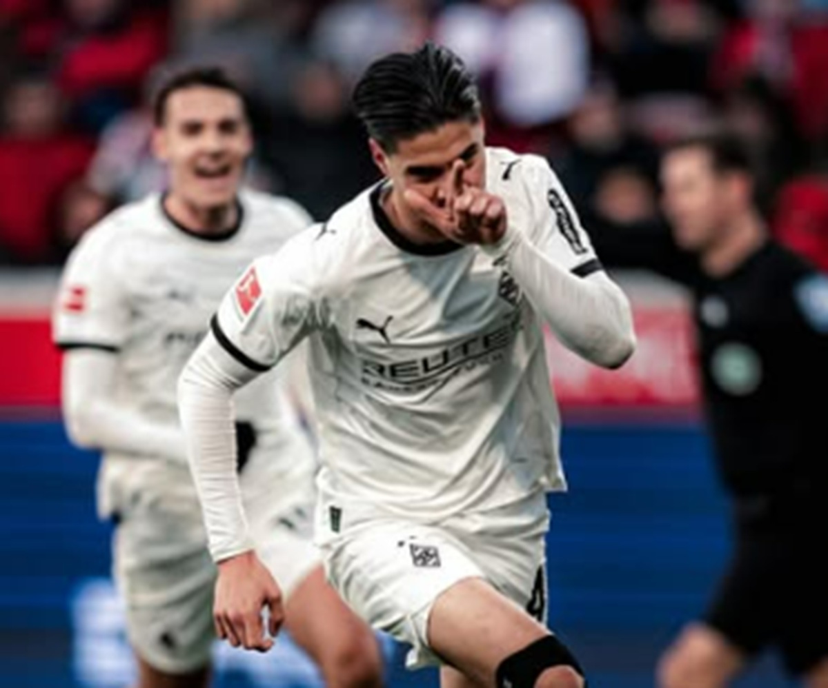 Kevin Diks On Fire! Penalti ke Gawang Heidenheim Bawa Gladbach Menang 3-0 & Merangsek ke Papan Tengah