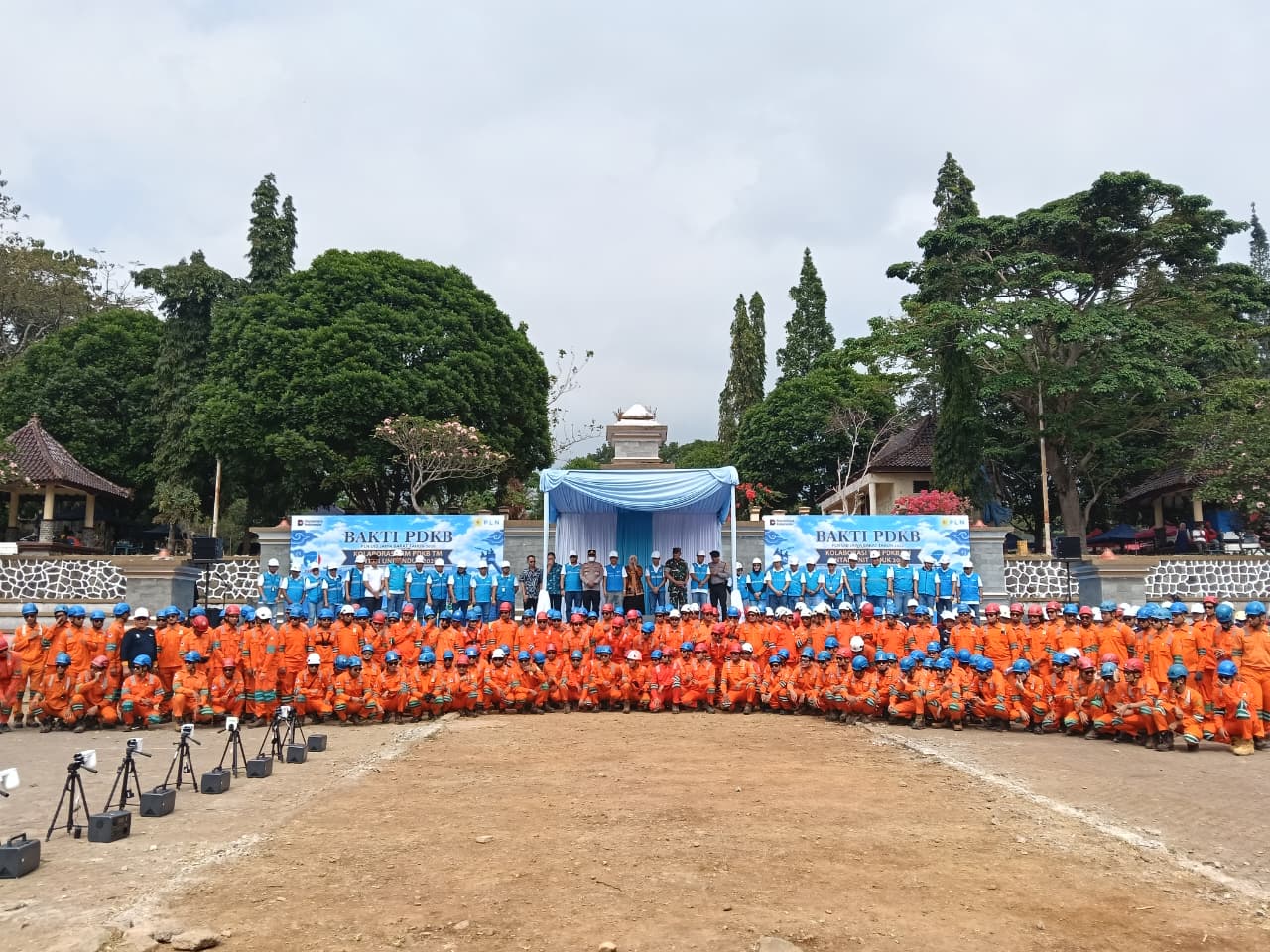 PLN Kerahkan 223 Personel PDKB di Kuningan, Listrik Tetap Andal