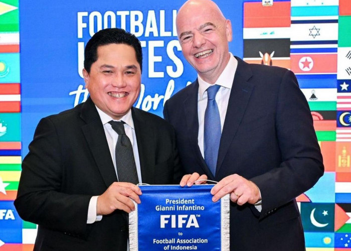 Luar Biasa! Presiden FIFA Puji Erick Thohir di Kantor Paris, Warganet: Curiga Maarten Paes Udah Clear Nih!