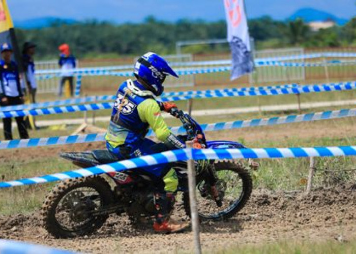 Lautan Penonton di Shell BLU CRU Yamaha Enduro Challenge Landak Kalbar, 10 Ribu Penonton Padati Lokasi !