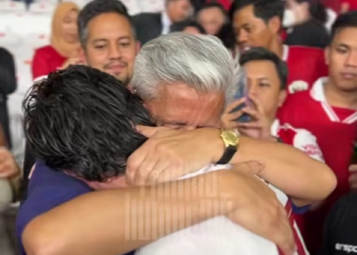 Dua Momen Haru Thom Haye Saat Timnas Indonesia Berhasil Kalahkan Filipina, Haye Tampak Menangis 