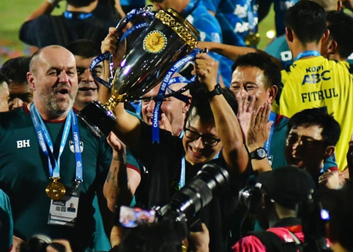 Di Tengah Euforia Juara Liga 1, Persib Bandung Dikabarkan Bakal Ditinggal Sosok Penting Ini
