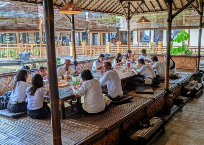 5 Rekomendasi Tempat Makan Lesehan di Kuningan Jawa Barat, Cocok Dikunjungi Bersama Keluarga saat Liburan