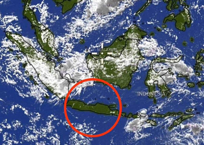 Viral Pulau Jawa Tidak Ada Awan, Pantas Panas Banget Beberapa Hari Terakhir