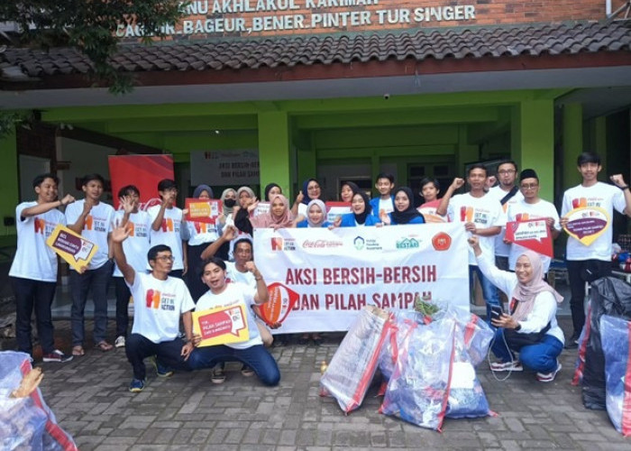 Aksi Bersih-Bersih dan Pilah Sampah Inisiasi Coca-Cola Europacific Partners Indonesia