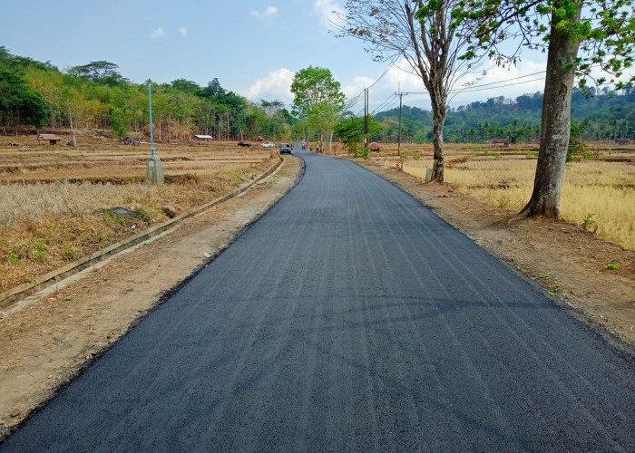 ASYIK, Rehabilitasi Jalan Poros Kabupaten di Kuningan Hampir Rampung, Rekanan Segera Hotmik Jalan Pramuka