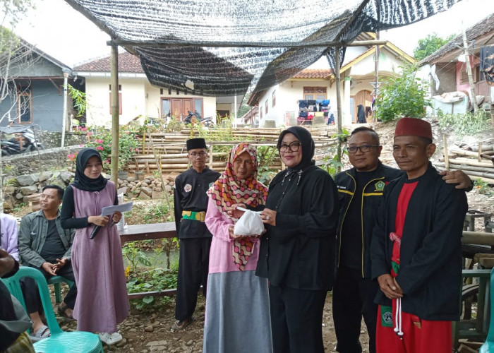 Hadir di Acara PSNU Pagar Nusa, Bupati Kuningan dan Istri Ikut Bagikan Daging Kurban