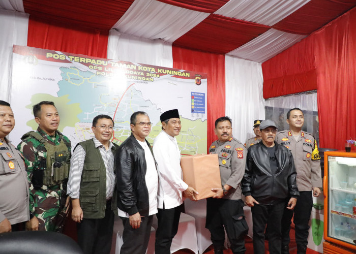 Malam Natal, HRA Bersama Pj Bupati Kuningan Monitoring dan Sampaikan Pesan Presiden Prabowo