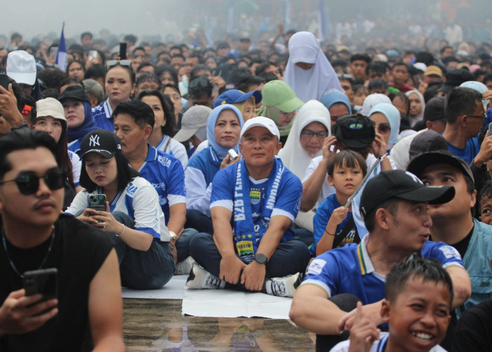 Persib Hat-trick! Bupati Dian dan Ribuan Bobotoh Kuningan Pesta Juara Super League