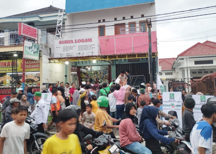 Food Bank PKB Kuningan Diserbu Warga