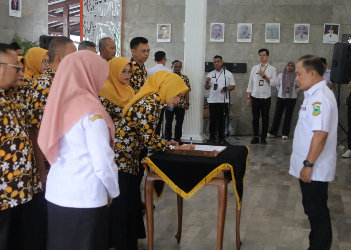 Setahun Tertunda, Akhirnya Bupati Kuningan Lantik Hj Ela Helayati sebagai Ketua LKKS