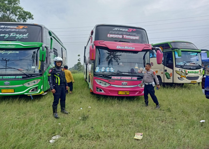 Jalan Arah Palutungan Sempit, Bus Besar Wajib Parkir di Cisantana