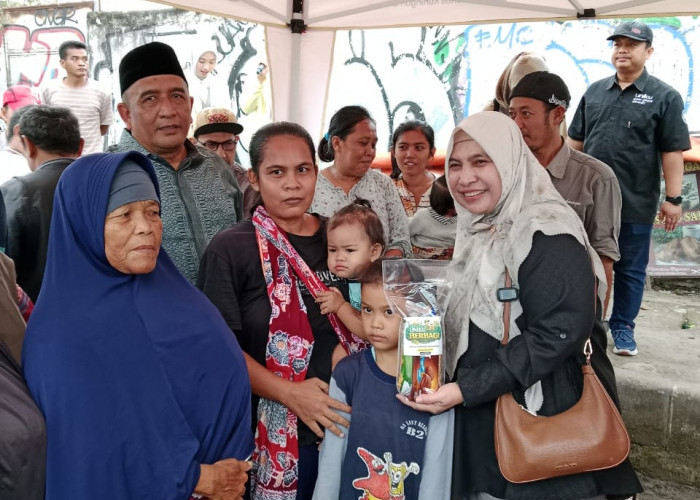 2.500 Takjil Diserbu Warga Ciledug, Aksi Uniku Berbagi Ludes dalam 30 Menit