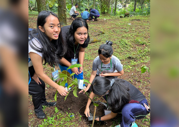 Ratusan Orang Muda Katolik Gelar Penghijauan di Lereng Gunung Ciremai