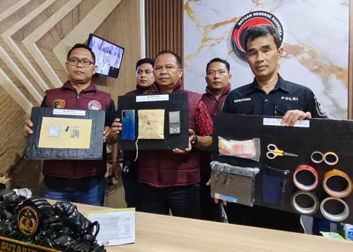 Polres Kuningan Tangkap Pengedar Narkoba, 33 Gram Sabu dan 46 Ekstasi Disita