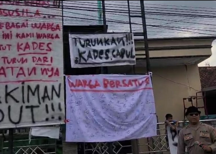 Diduga Berbuat Cabul, Warga di Kecamatan Jalaksana Ini Unjukrasa Tuntut Mundur Kepala Desanya