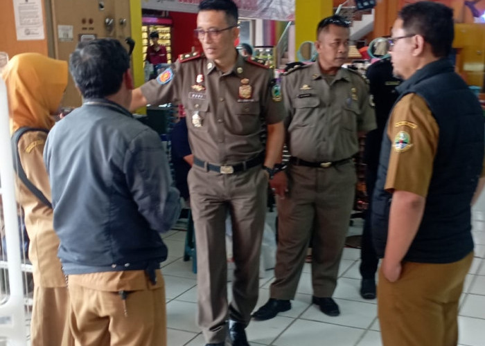 Satpol PP Kuningan Razia ASN di Toserba Saat Jam Kerja, Enam Orang Terjaring Operasi Disiplin
