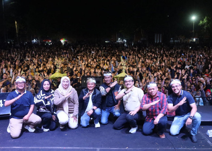 Hiburan Rakyat Kuningan Dipadati Ribuan Warga, Wabup Minta Doa untuk Bupati