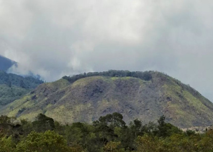 Legenda Gunung Ciremai, Terbentuk dari Potongan Gunung Slamet Akibat Tebasan Kuku Bima