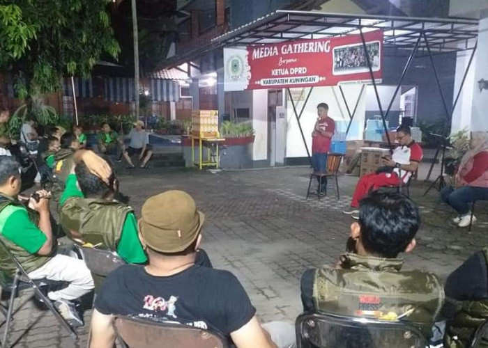Ajak Jurnalis Piknik ke Pangandaran, Ketua DPRD Kuningan Tak Alergi Dikritik