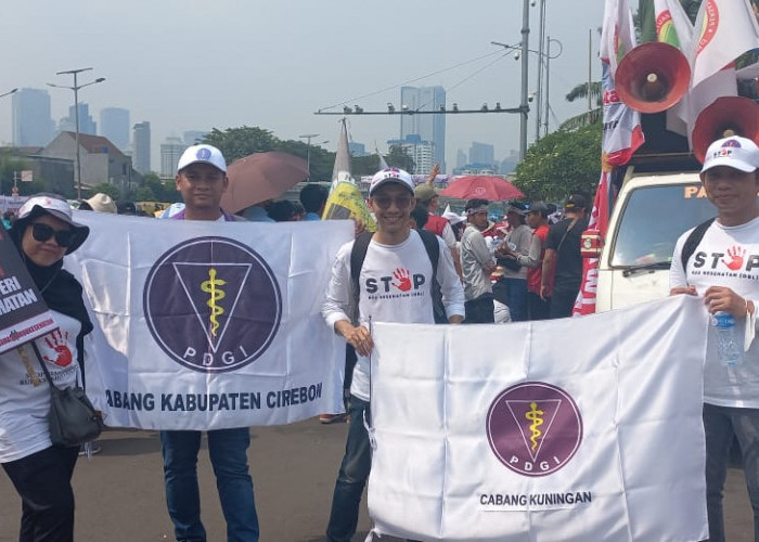 PDGI Cabang Kuningan Ikut Unjuk Rasa di DPR RI, Tuntut Pembahasan RUU Omnibus Law Kesehatan Dihentikan