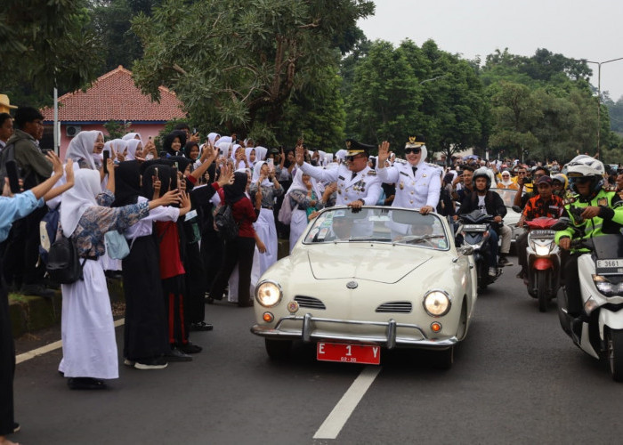 Usai Dilantik di Jakarta, Dian-Tuti Diarak Warga Kuningan