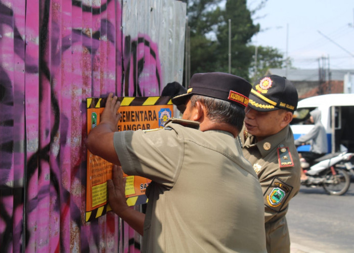 Bangunan Usaha di Bundaran Cijoho Kuningan Disegel Satpol PP, Ini Penyebabnya