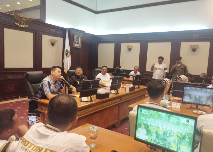 Deputy CEO PT Persib Apresiasi Proton FC Juara PFL 2