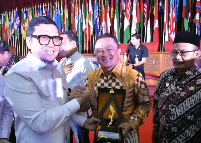 LPM Jadi Motor Desa, Bupati Dian Kantongi Penghargaan Nasional