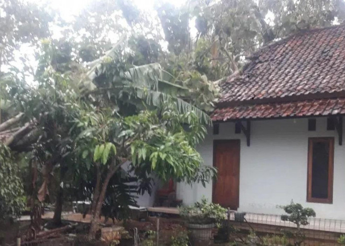 Angin Kencang Terjang Desa Babakanmulya dan Desa Ciherang