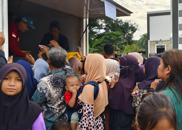 6,5 Ton Sembako Ludes Dalam Waktu 2 Jam, Pasar Murah Polres Kuningan