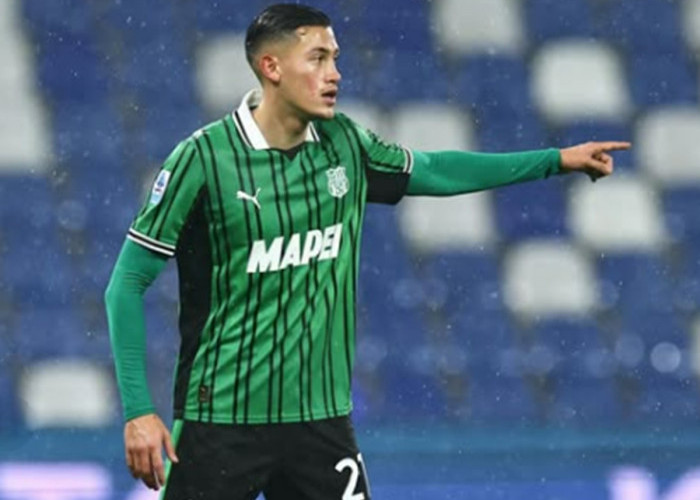 SERIUS! AC Milan Sodorkan Kontrak Sampai 2029 untuk Gaet Jay Idzes