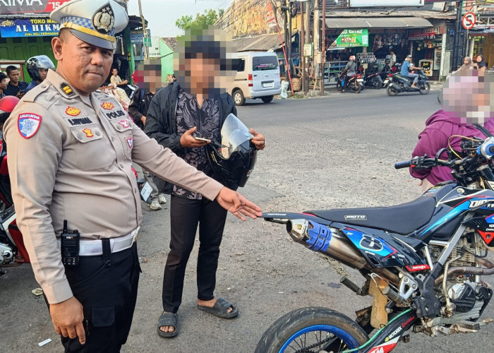 Knalpot Brong Ditertibkan, Polisi Kuningan Amankan 36 Motor 