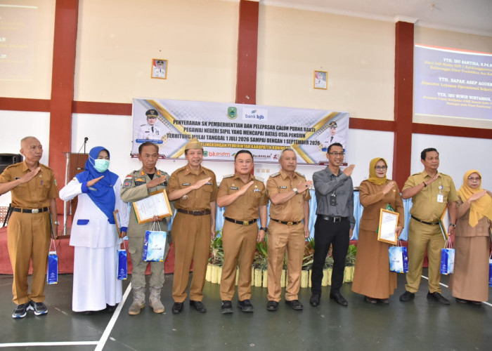 Penuh Haru, 150 ASN Kuningan Resmi Akhiri Masa Pengabdian