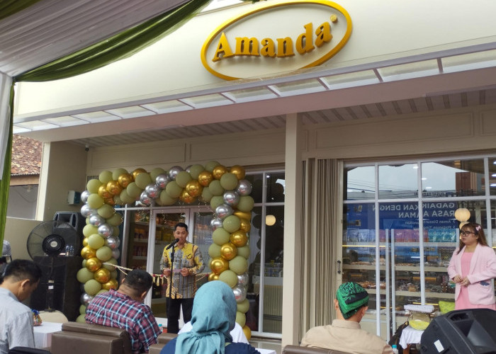 Grand Opening Amanda Brownies Cijoho, Maju Bersama UMKM Kuningan, Dihadiri Pj Sekda Taufik