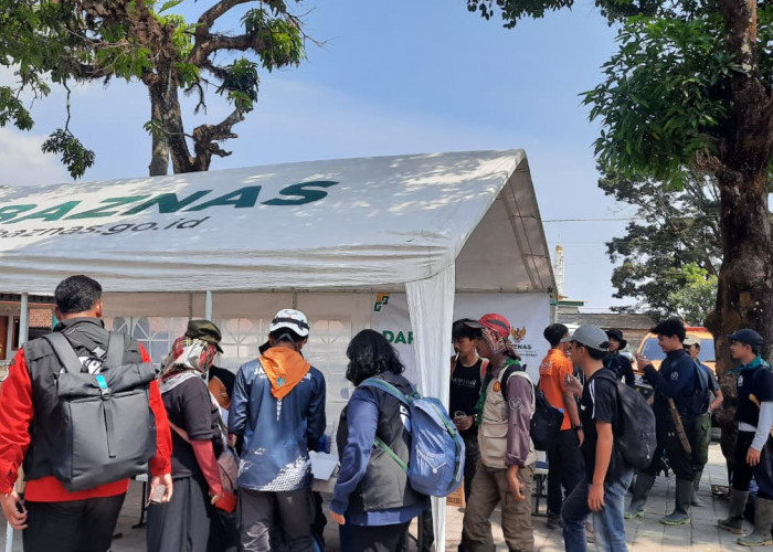 Karhutla Gunung Ciremai, Baznas Buka Posko Dapur Air untuk Relawan