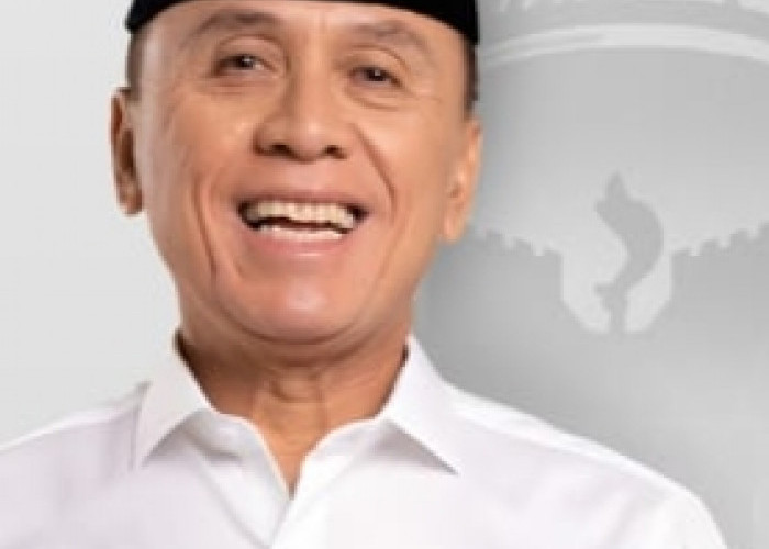 Datang Sebagai Caleg Pendatang Baru Iwan Bule Berhasil Dongkrak Elektabilitas Partai Gerindra di Jabar X