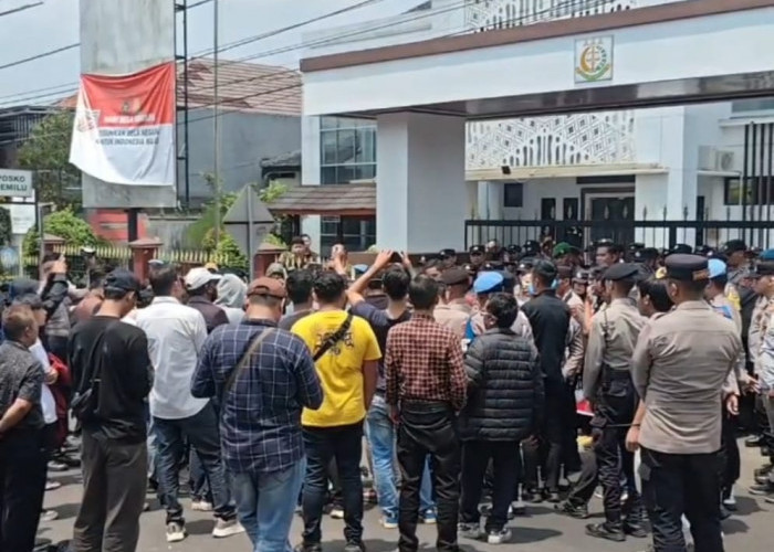 Ratusan Massa Desak Kejari Kuningan Buka SP3 Kasus Kuningan Caang