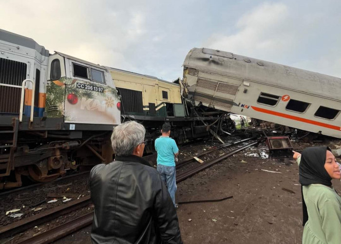 Kecelakaan Kereta Api Turangga - Commuter Line Bandung Raya, Jalur Cicalengka - Haurpugur Terhalang