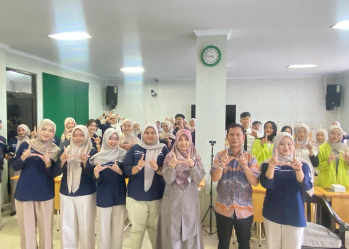 Seminar Profesi 2025, Mahasiswa AKK UBHI Kupas Regulasi Kosmetik dan Tren Glow Up